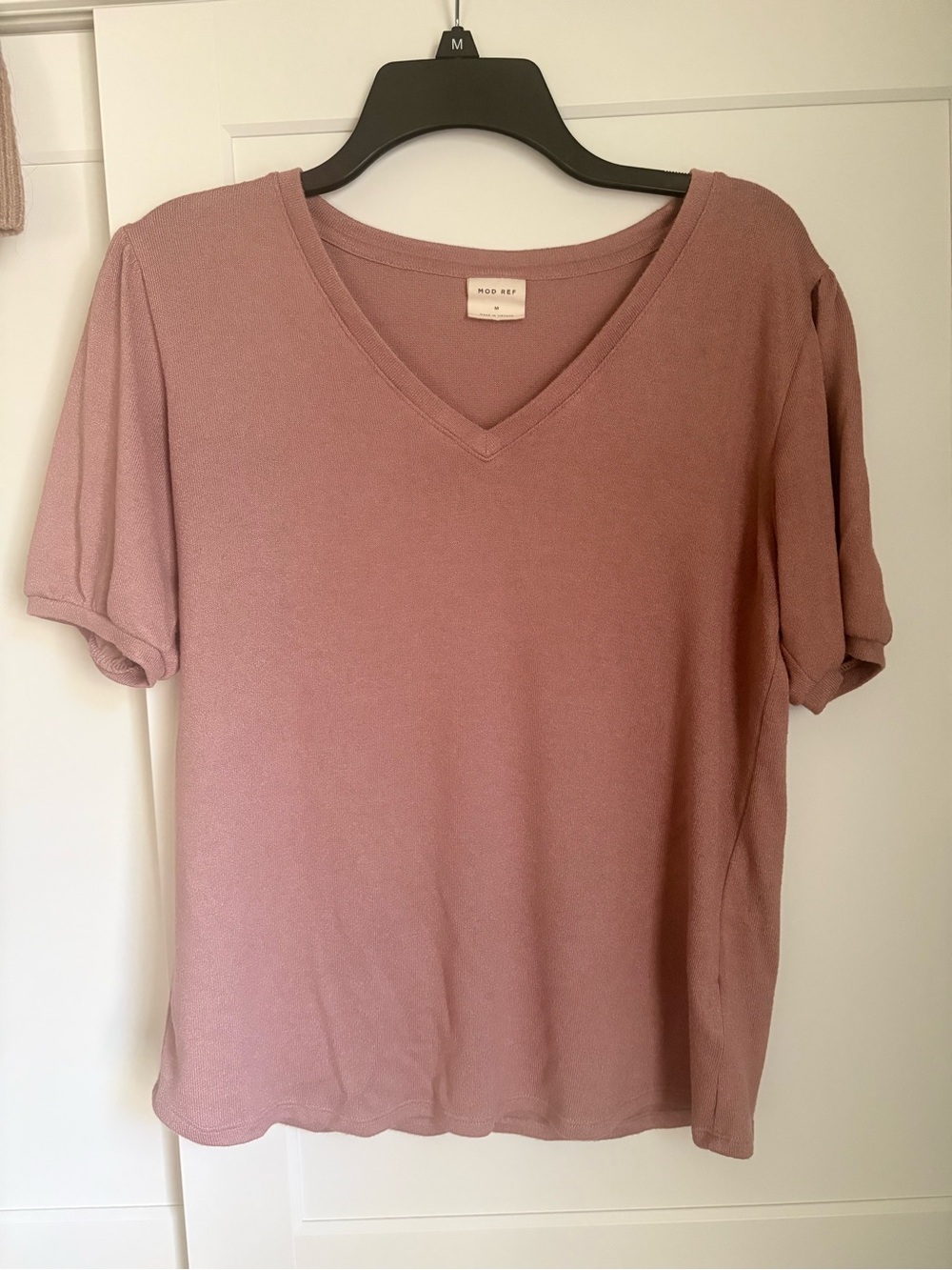 Mod Ref V-Neck Short Sleeve Top in Mauve Pink